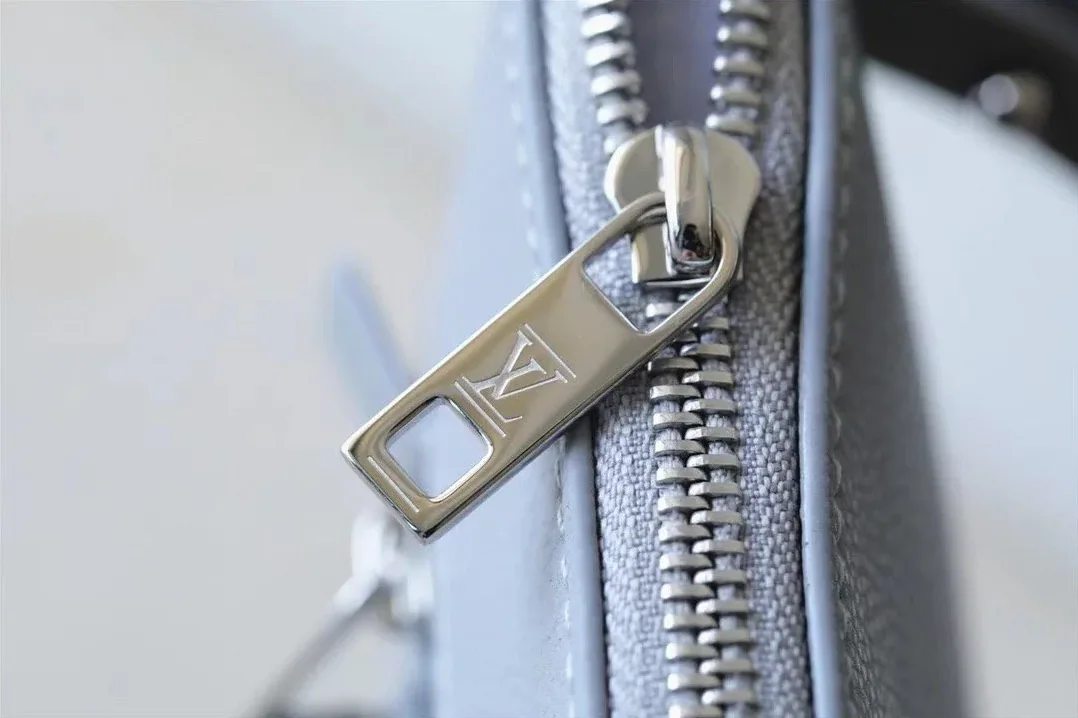 Louis Vuitton Pochette Ipad Clutch & Pouch in Blue Aerogram Silver Hardware