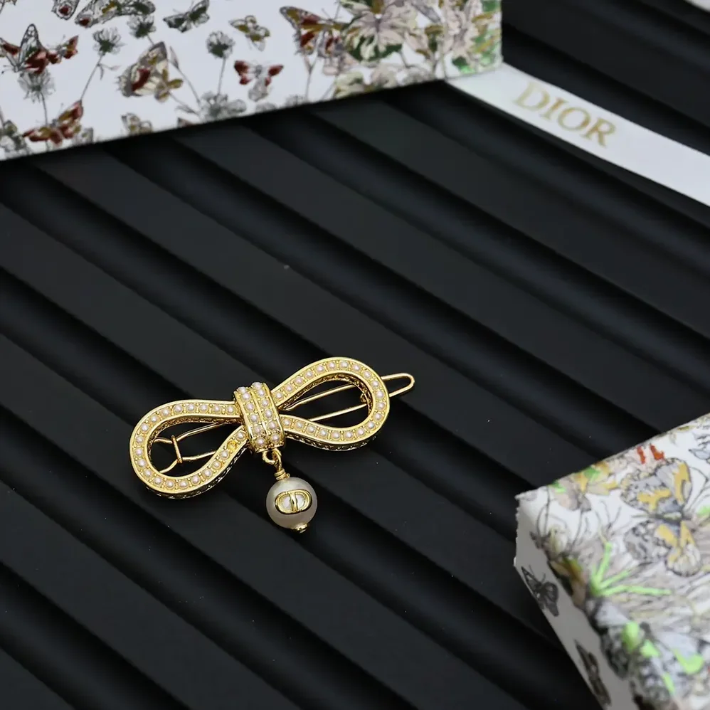 Dior Le Nœud de Dior Barrette Champagne-Finish Metal with a White Resin Pearl for Women