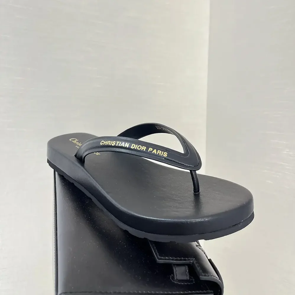 Dior Diorsea Thong Sandal Black Leather for Women in Effect Fabric Dior Diorsea Thong Sandal Black Leather for Women in Effect Fabric