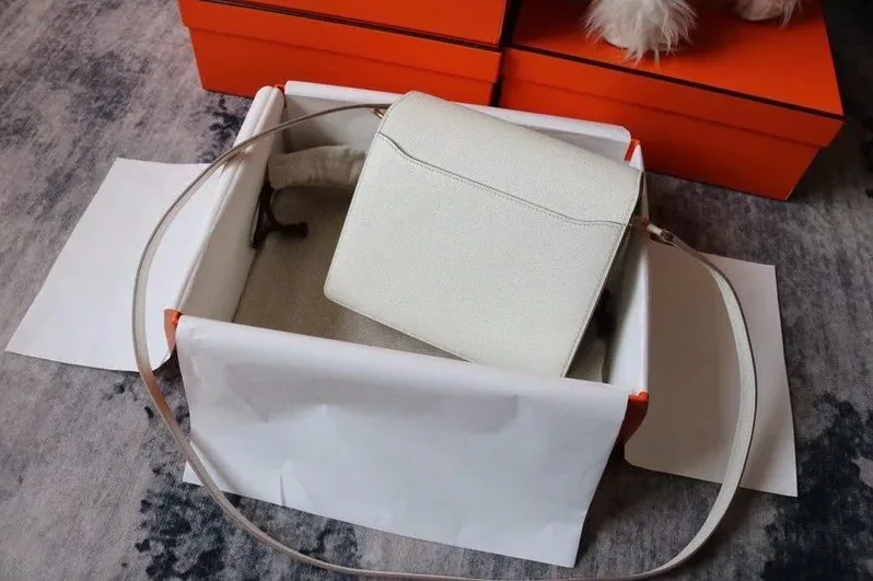 Hermes Evercolor Sac Roulis 23 White Hermes Evercolor Sac Roulis 23 White