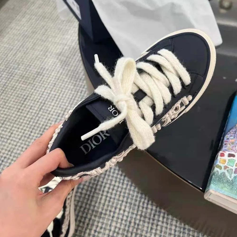 Dior B33 Sneaker – Limited and Numbered Edition Navy Blue Smooth Calfskin for Men Dior B33 Sneaker – Limited and Numbered Edition Navy Blue Smooth Calfskin for Men