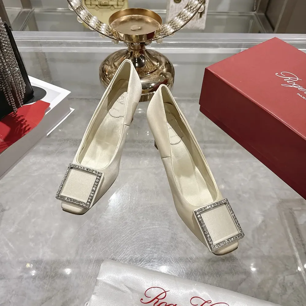Roger Vivier Trompette Pumps in Satin for Women in White Roger Vivier Trompette Pumps in Satin for Women in White