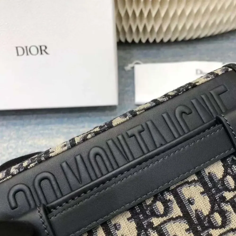 Dior 2-in-1 30 Montaigne Pouch Blue Dior Oblique Jacquard for Women Dior 2-in-1 30 Montaigne Pouch Blue Dior Oblique Jacquard for Women
