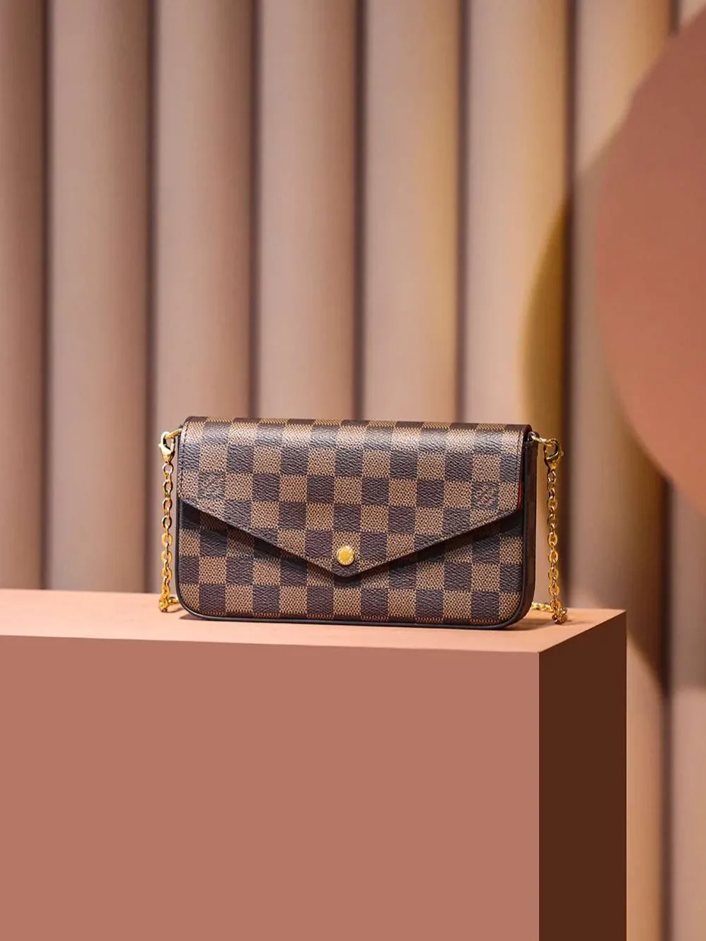 Louis Vuitton Pochette Felicie Shoulder Bag in Brown Gold Hardware Louis Vuitton Pochette Felicie Shoulder Bag in Brown Gold Hardware