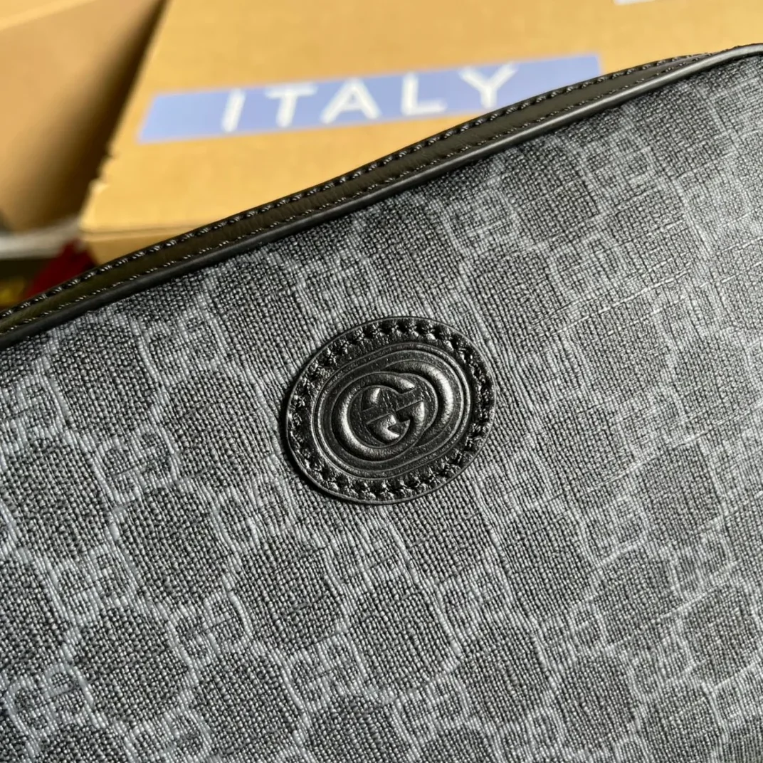 Gucci Shoulder Bag With Interlocking G Black GG Supreme Canvas / Gucci Shoulder Bag With Interlocking G Black GG Supreme Canvas /