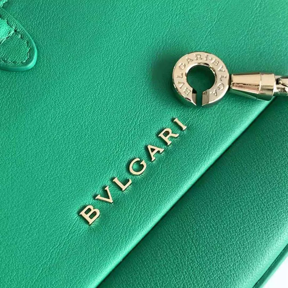 Bvlgari Serpenti Baia Small Shoulder Bag in Calf Leather for Women in Green Bvlgari Serpenti Baia Small Shoulder Bag in Calf Leather for Women in Green