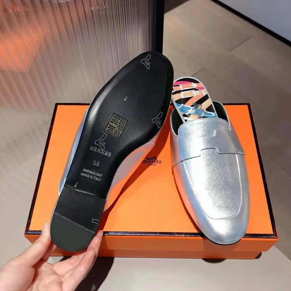 Hermes Catena Mule Mule in Supple Goatskin for Women in Silver Hermes Catena Mule Mule in Supple Goatskin for Women in Silver