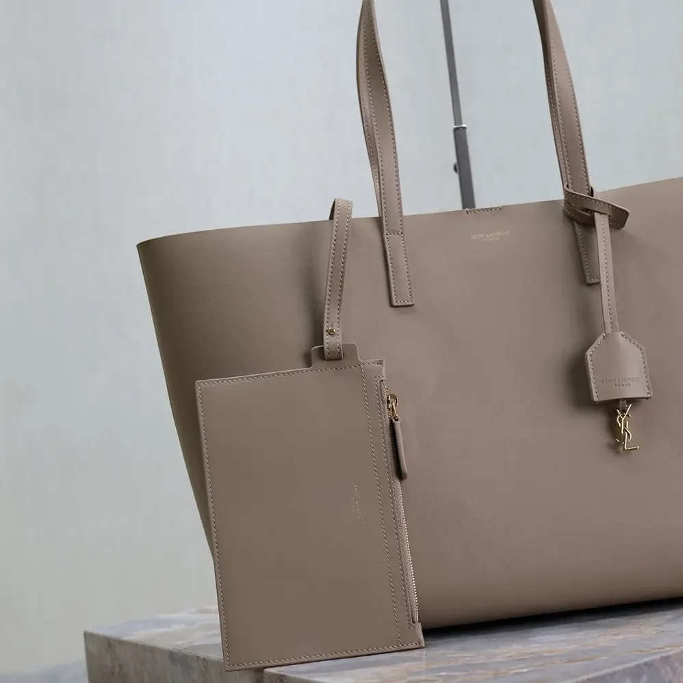 Saint Laurent YSL Shopping Saint Laurent in Leather for Women in Sandy