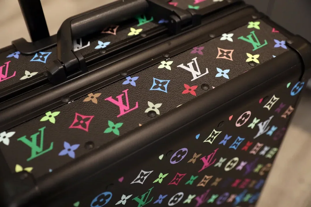 Louis Vuitton Horizon 55 Suitcase in Monogram Black Black Hardware Louis Vuitton Horizon 55 Suitcase in Monogram Black Black Hardware