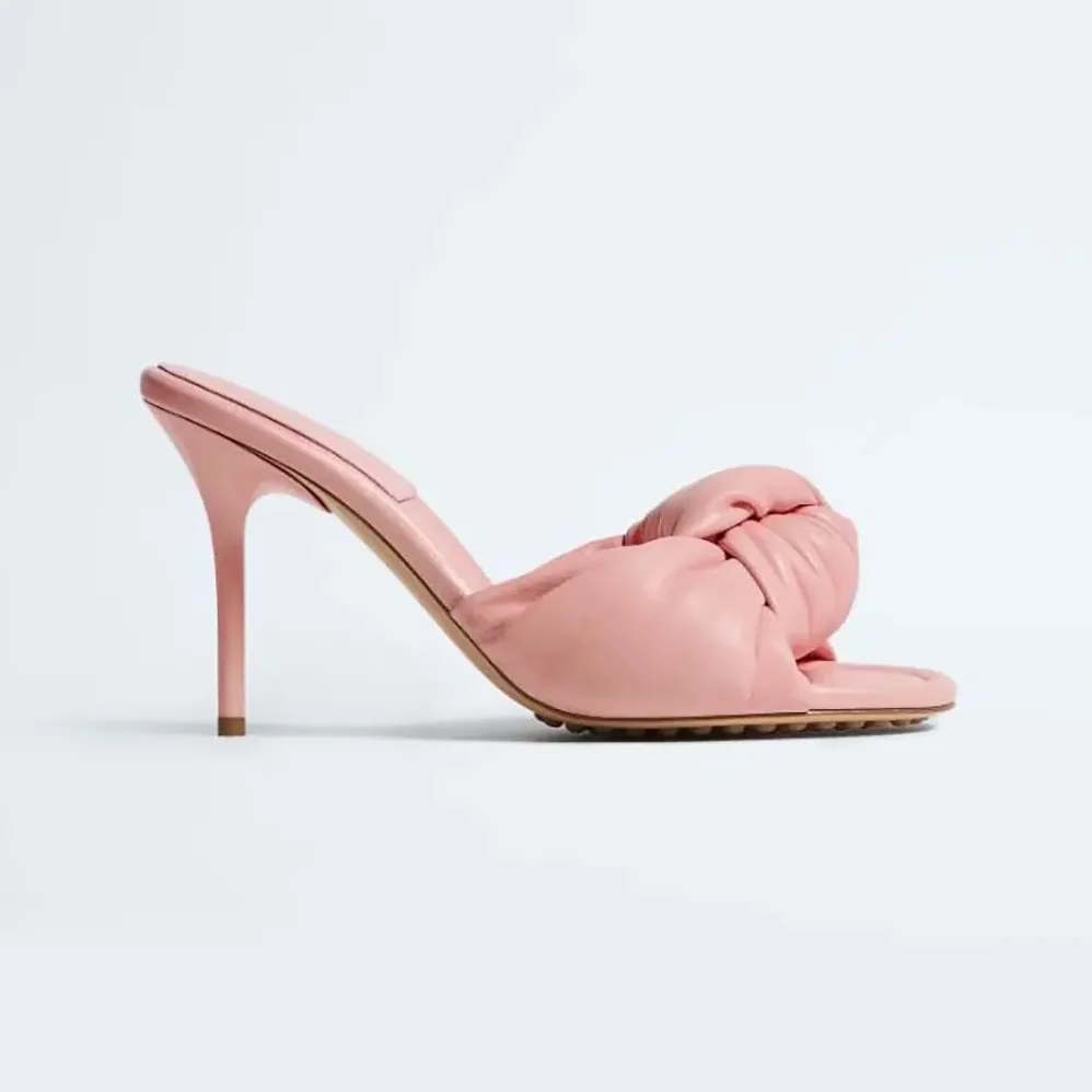 Bottega Veneta Cherry Mule in Supple Nappa Leather for Women in Blush