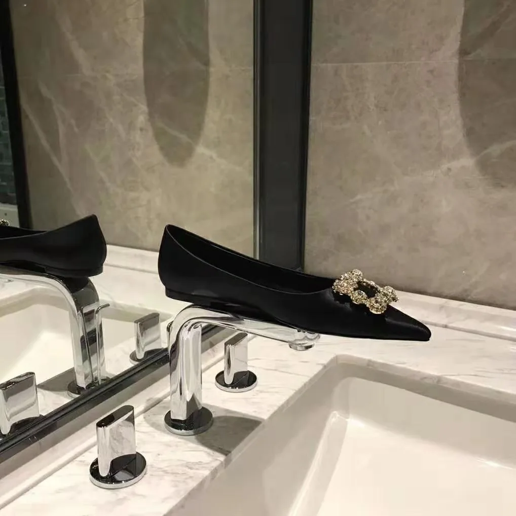 Roger Vivier Flower Strass Buckle Ballerinas Silk Satin for Women in Black