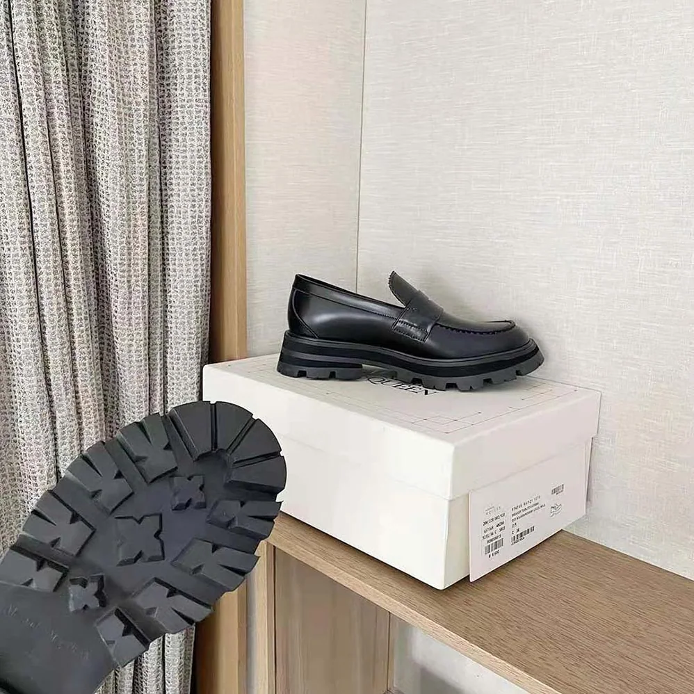 Alexander Mcqueen Wander Loafer for Women in BLack Alexander Mcqueen Wander Loafer for Women in BLack