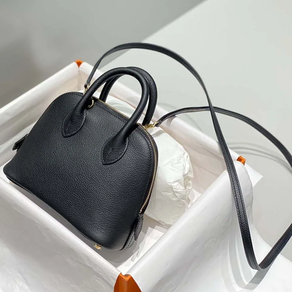 Hermes Bolide 1923 Bag in Epsom Calfskin for Unisex in Black/Gold Hermes Bolide 1923 Bag in Epsom Calfskin for Unisex in Black/Gold