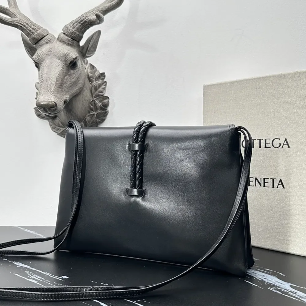 Bottega Veneta Liberta Cross-body Bag in Smooth Calf Leather for Women in Black