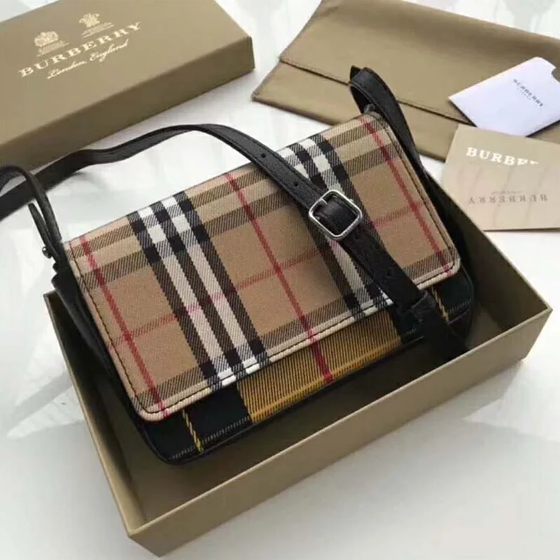 Burberry Vintage Check and Leather Wallet with Detachable Strap for Women
