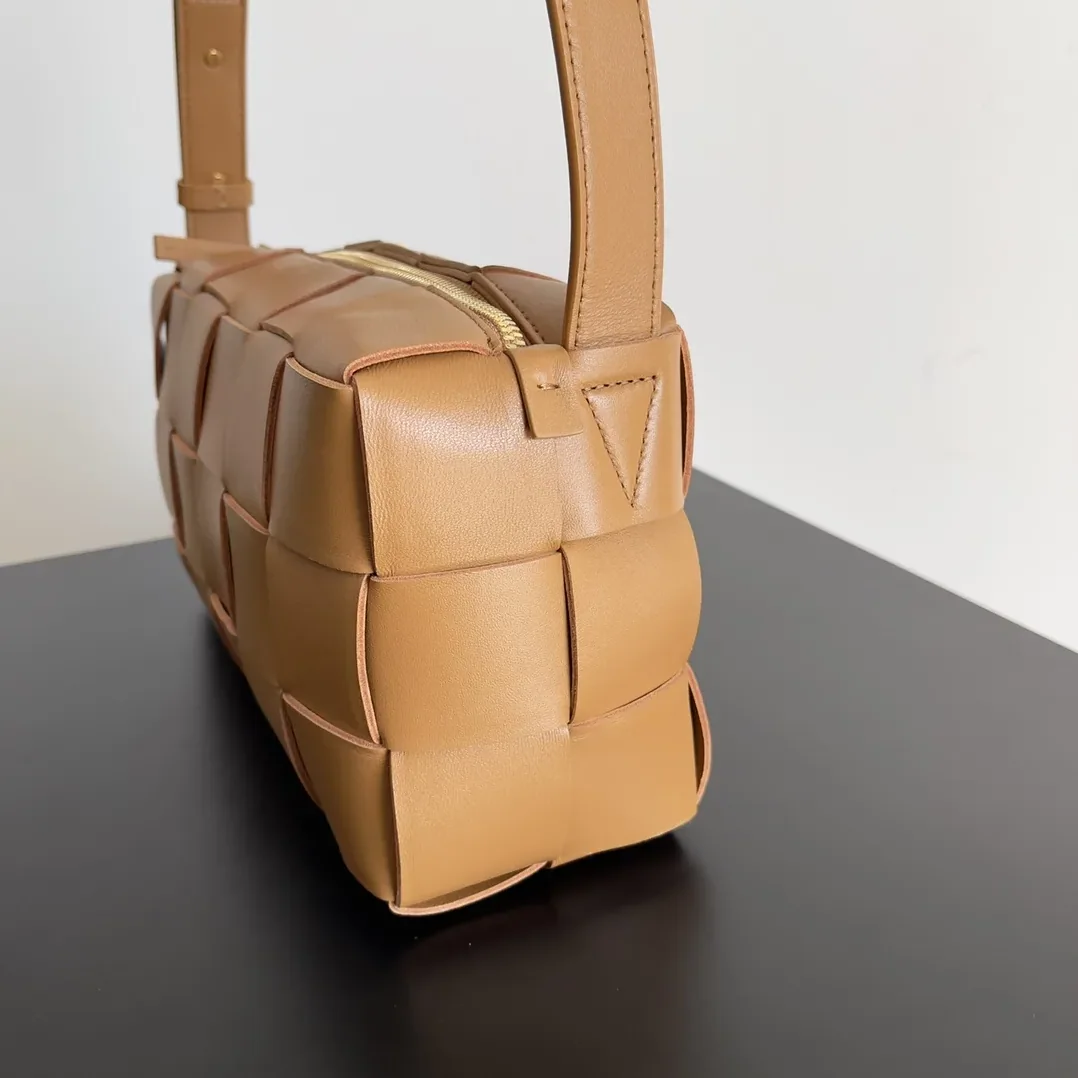 Bottega Veneta Brick Cassette Light Brown /