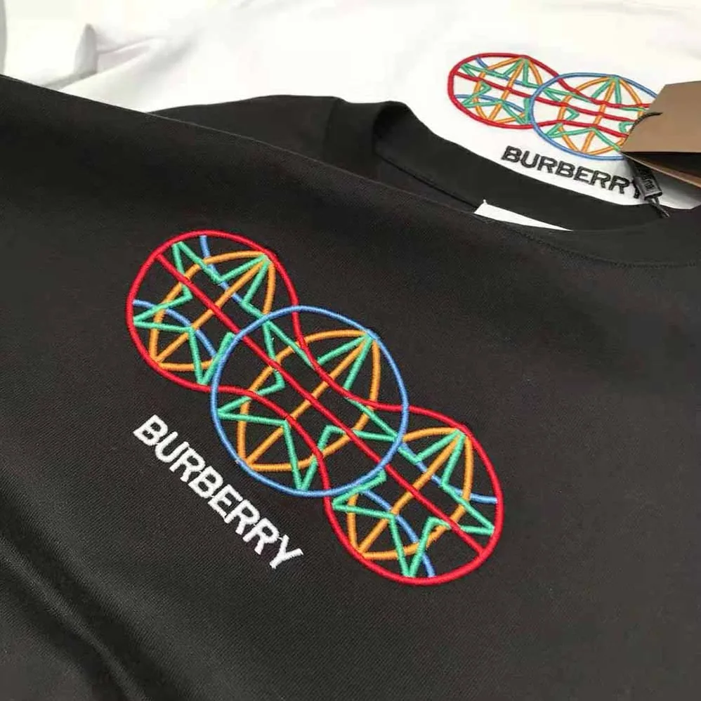 Burberry Embroidered Globe Graphic Cotton Oversized T for Men in shirt