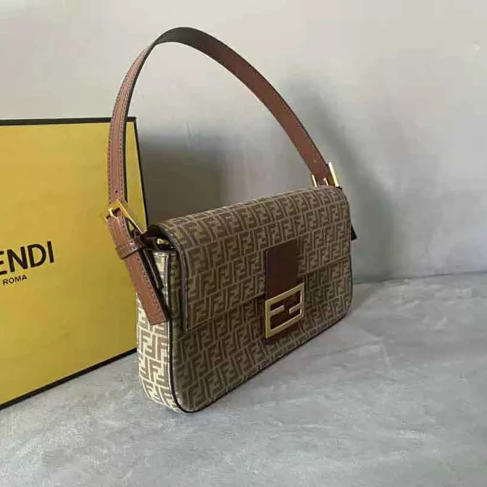 Fendi Baguette 1997 Beige Split Leather Bag for Women Fendi Baguette 1997 Beige Split Leather Bag for Women