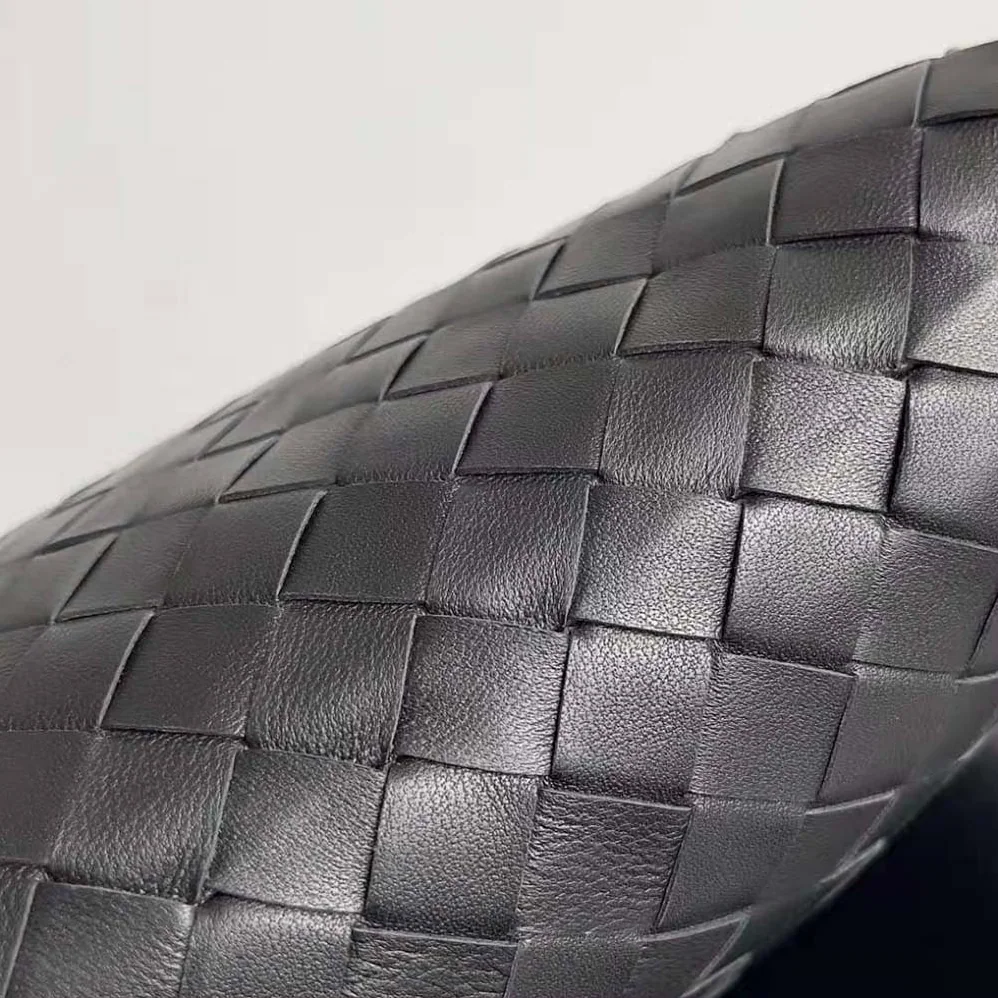 Bottega Veneta Small Hop with Intrecciato Craftsmanship in Calfskin Leather for Women in Black