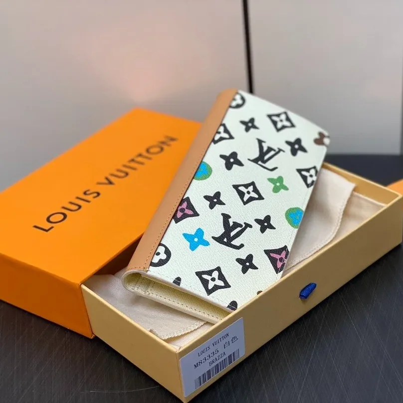 Louis Vuitton Brazza Wallet Cream 3.9 Inches/