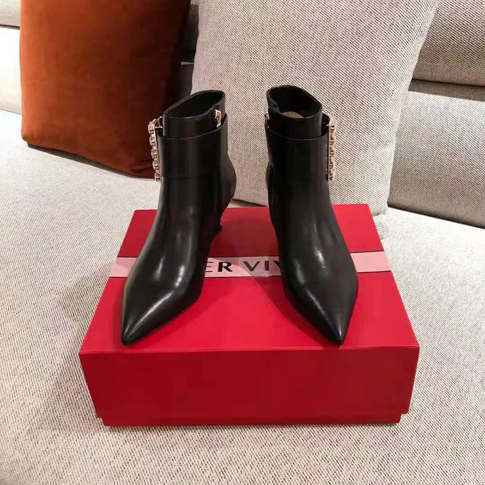 Roger Vivier Pointy Strass Buckle Booties in Leather-4.5cm Heel for Women