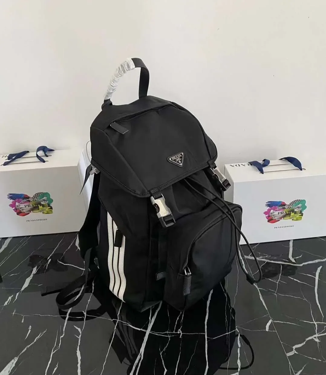 Prada Re-Nylon And Saffiano Backpack Black / 2VZ135_2DMG_F0002_V_HOL Prada Re-Nylon And Saffiano Backpack Black / 2VZ135_2DMG_F0002_V_HOL