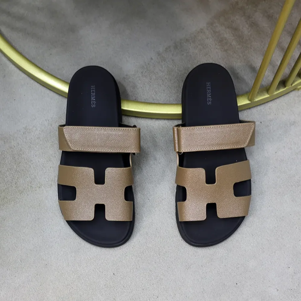 Hermes Chypre Sandal for Unisex in Dark Brown