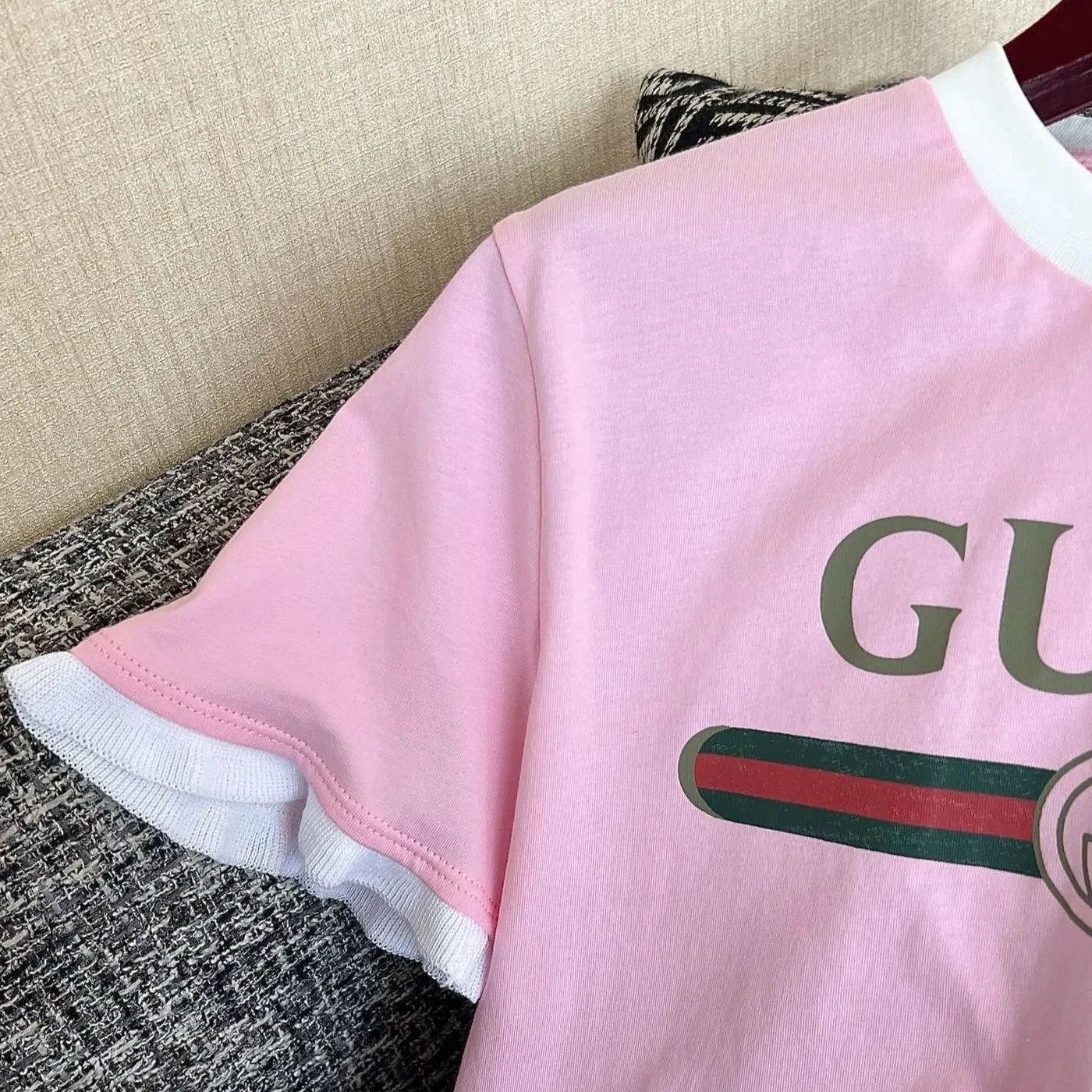 Gucci Print T in Shirt Pink Gucci Print T in Shirt Pink