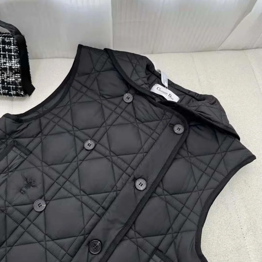 Dior Sleeveless Cropped Macrocannage Vest Navy Blue Quilted Technical Taffeta for Women Dior Sleeveless Cropped Macrocannage Vest Navy Blue Quilted Technical Taffeta for Women