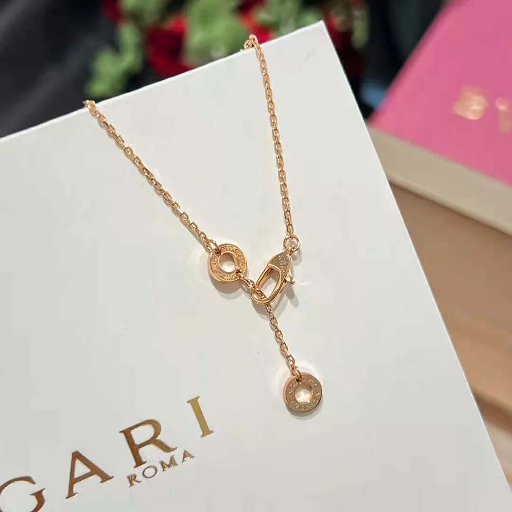 Bvlgari DIVAS' DREAM Necklace in 18 KT Rose Gold with Pendant Set for Women in Pink Bvlgari DIVAS' DREAM Necklace in 18 KT Rose Gold with Pendant Set for Women in Pink