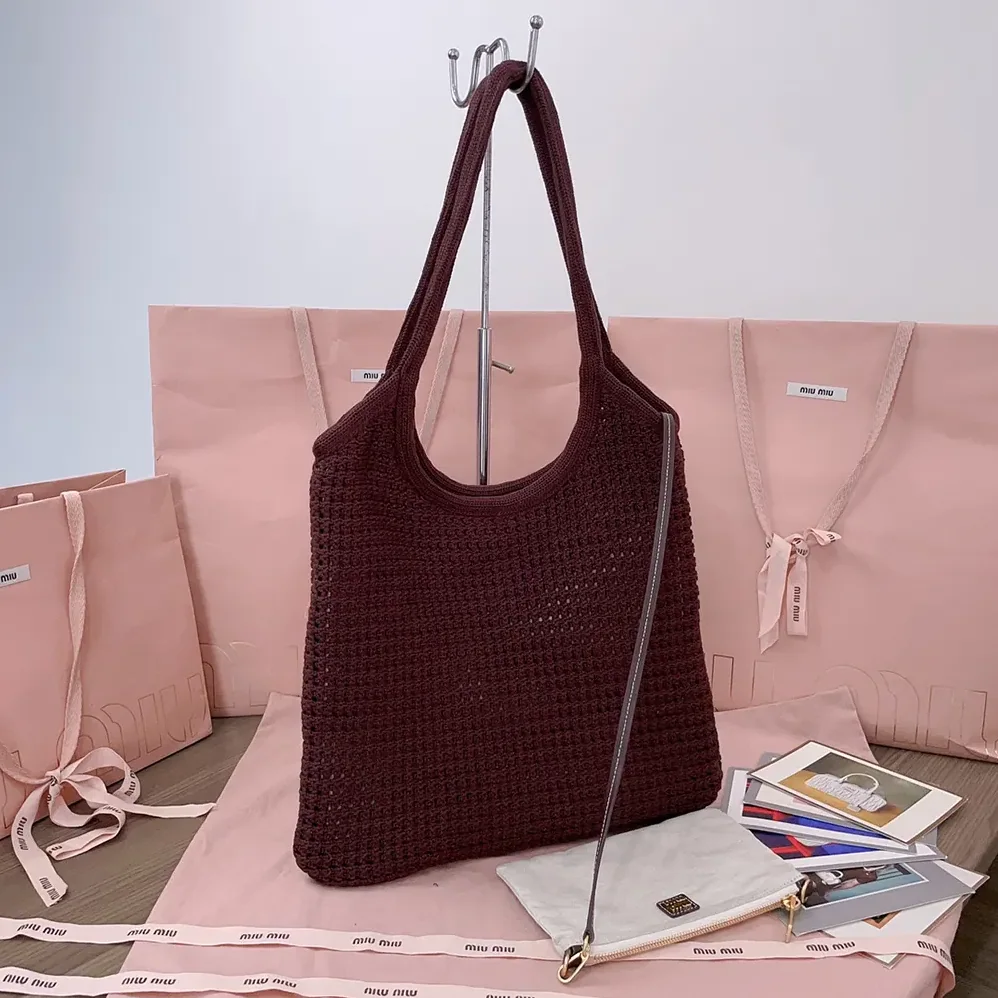 Miu Miu Ivy Raffia for Women in Effect Woven Tote Bag Miu Miu Ivy Raffia for Women in Effect Woven Tote Bag