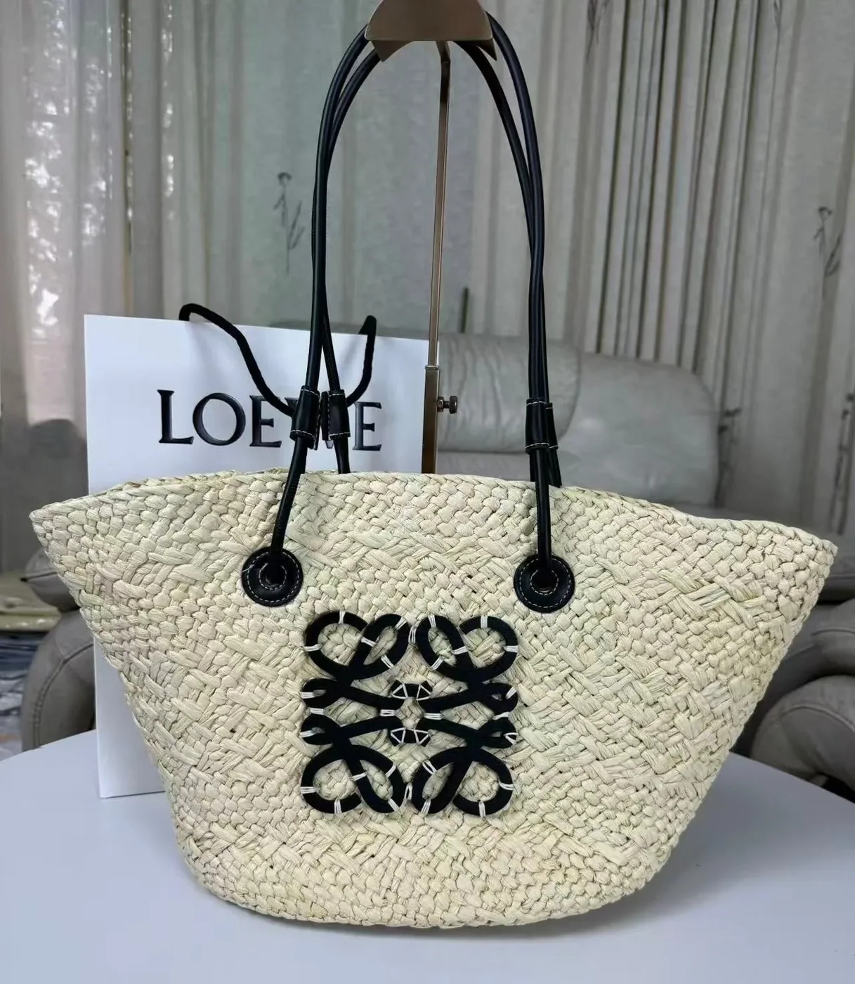 Loewe Anagram Basket Bag Beige/Black / A223T43X02 Loewe Anagram Basket Bag Beige/Black / A223T43X02