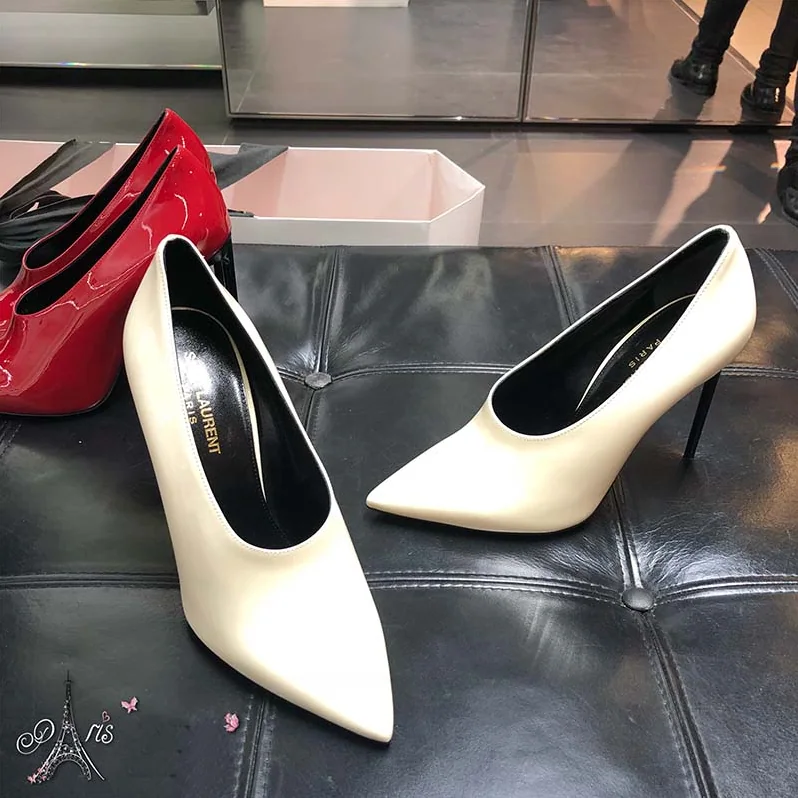 Saint Laurent YSL Shoes Teddy Pump Patent 10.5cm for Women in White Saint Laurent YSL Shoes Teddy Pump Patent 10.5cm for Women in White