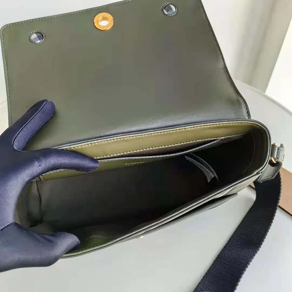 Burberry Note Bag for Women in Green