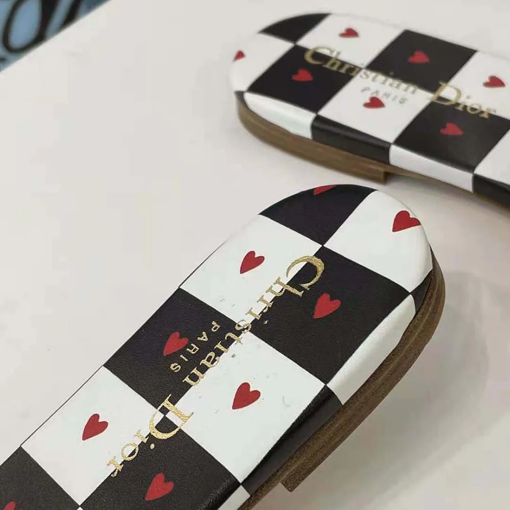 Dior Dway Dioramour Slide White Black and Red D for Women in Chess Heart Embroidered Cotton Dior Dway Dioramour Slide White Black and Red D for Women in Chess Heart Embroidered Cotton