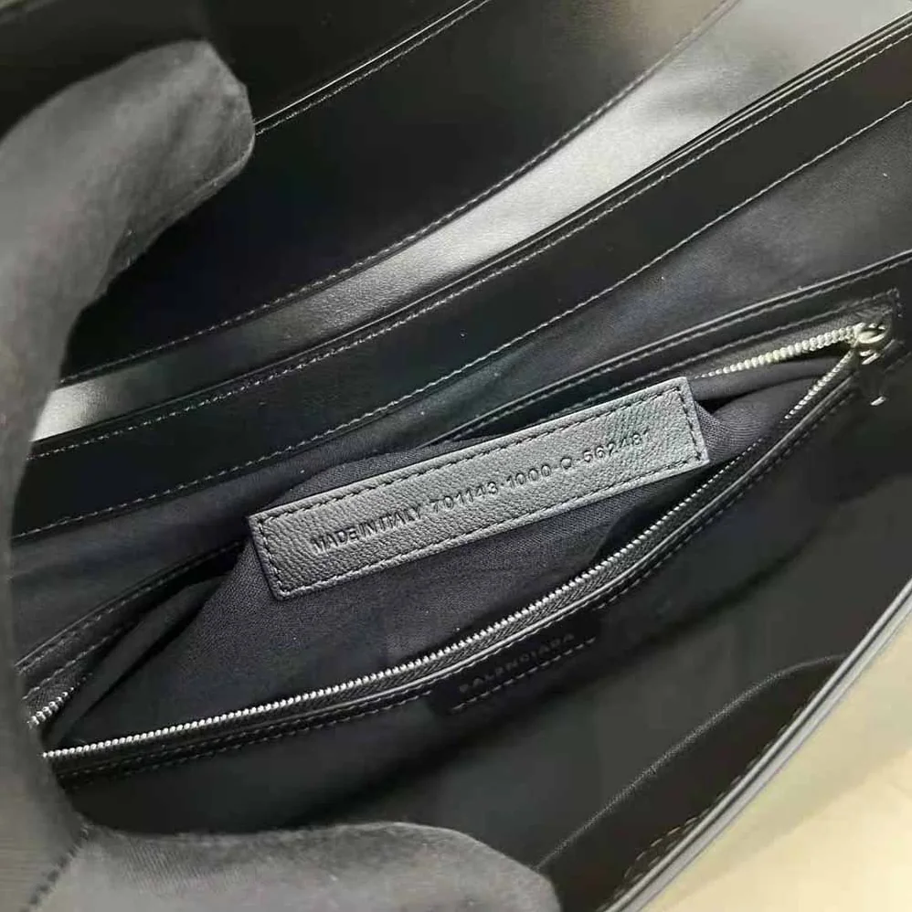 Balenciaga Lindsay Large Shoulder Bag in Black Shiny Smooth Calfskin for Women