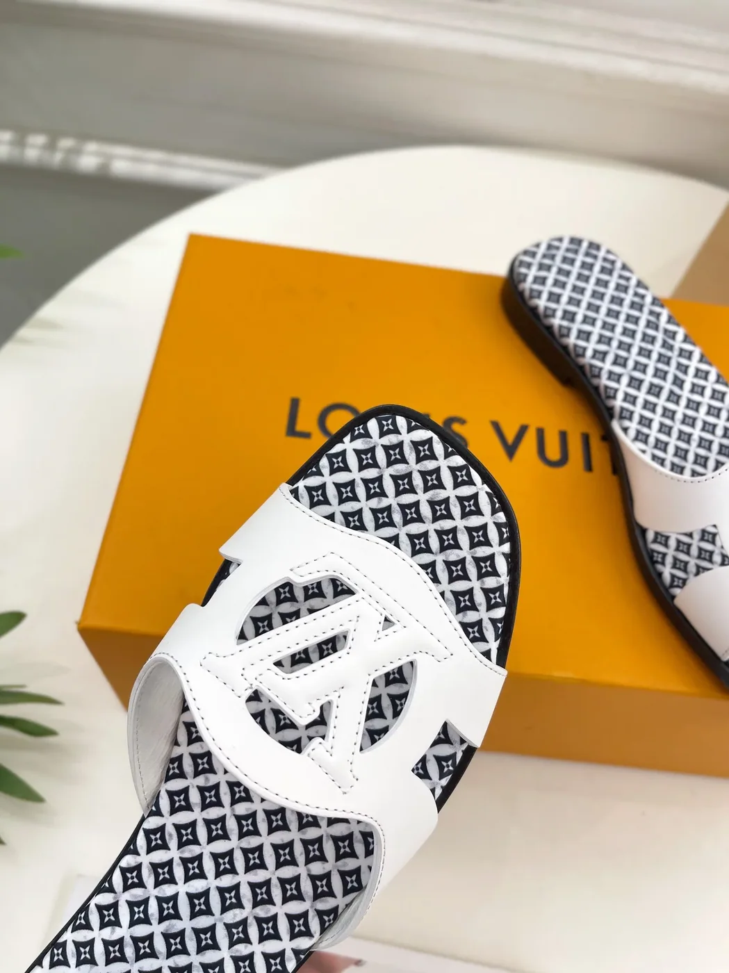Louis Vuitton Isola Flat Mule LV White Louis Vuitton Isola Flat Mule LV White