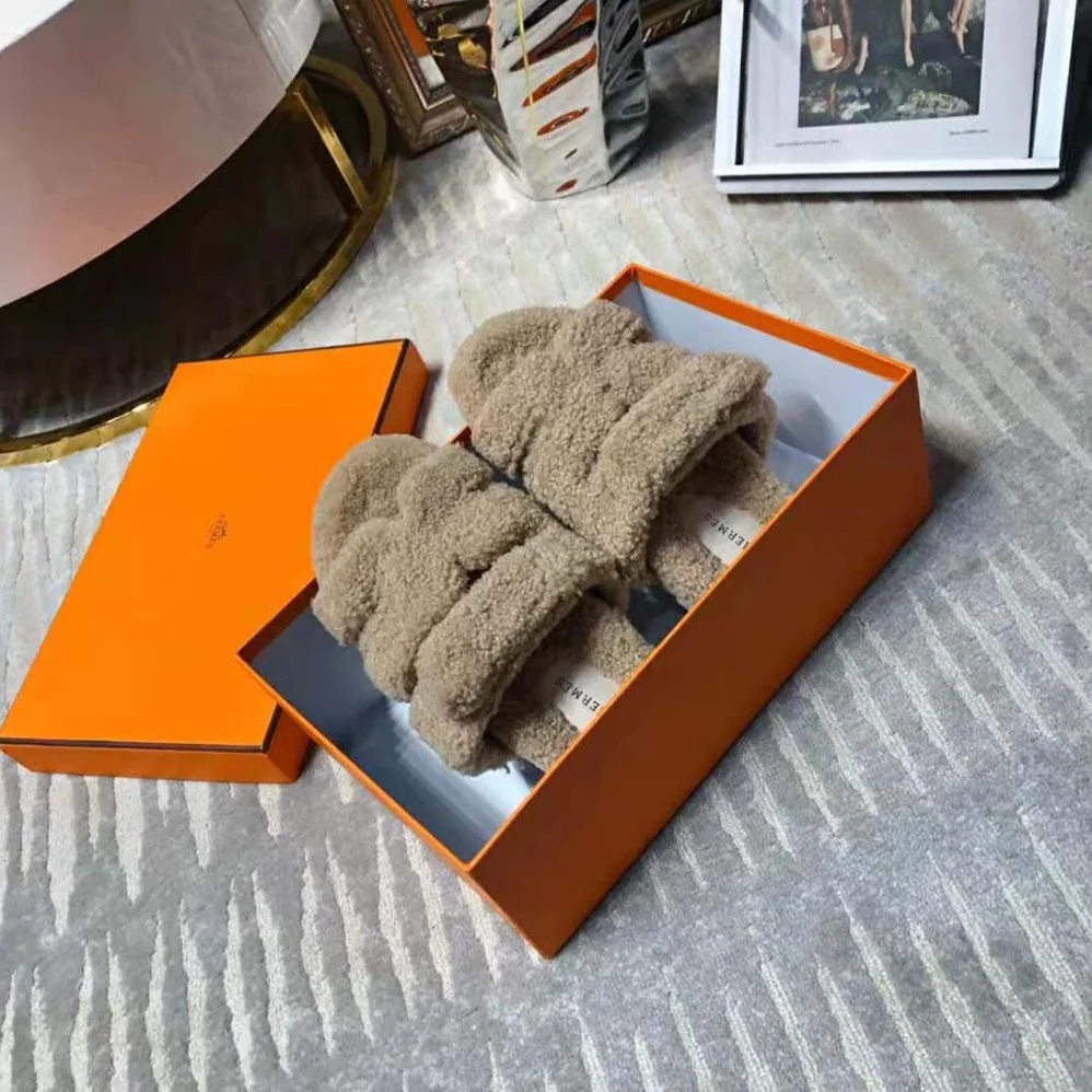 Hermes Chypre Sandal in Woolskin for Women in Brown