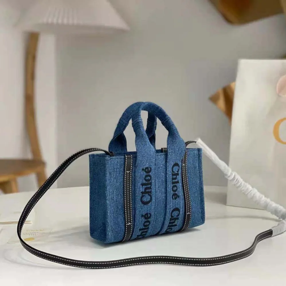 Chloe Small Woody Tote Bag for Women in Navy