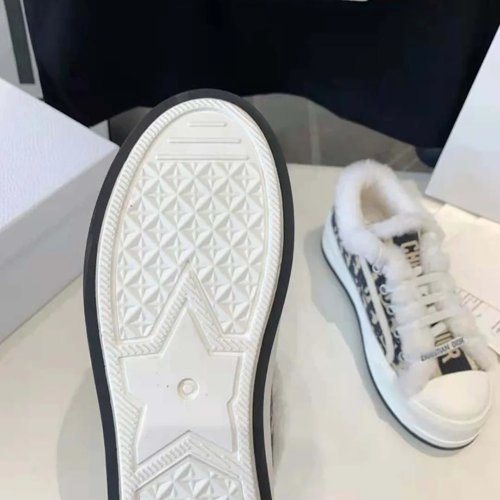 Dior Walk'n'dior Platform Sneaker Deep Blue Dior Oblique Embroidered Cotton and White Shearling for Women Dior Walk'n'dior Platform Sneaker Deep Blue Dior Oblique Embroidered Cotton and White Shearling for Women