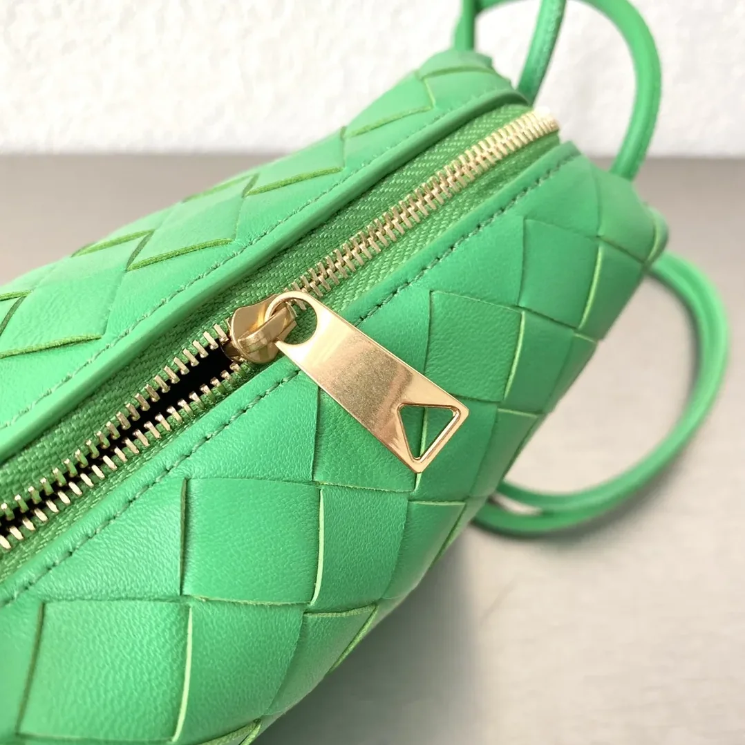 Bottega Veneta Mini Loop Camera Bag Grey / Bottega Veneta Mini Loop Camera Bag Grey /