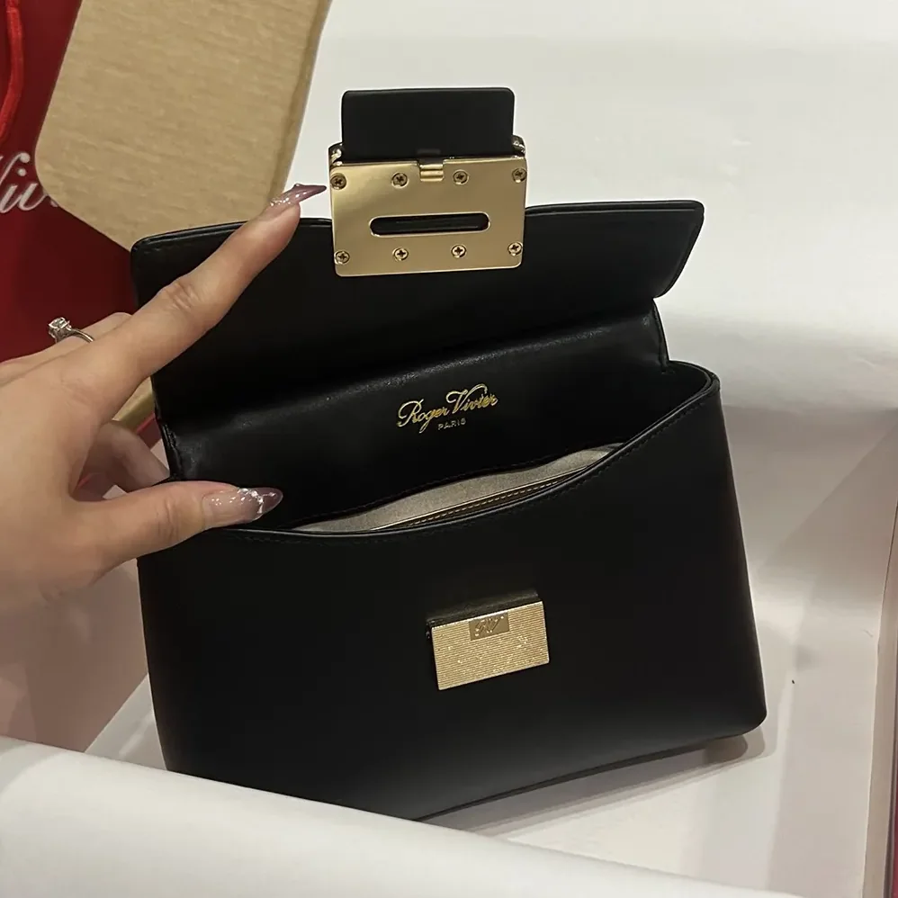 Roger Vivier Viv' Cabas Bag in Leather for Women in Black Roger Vivier Viv' Cabas Bag in Leather for Women in Black