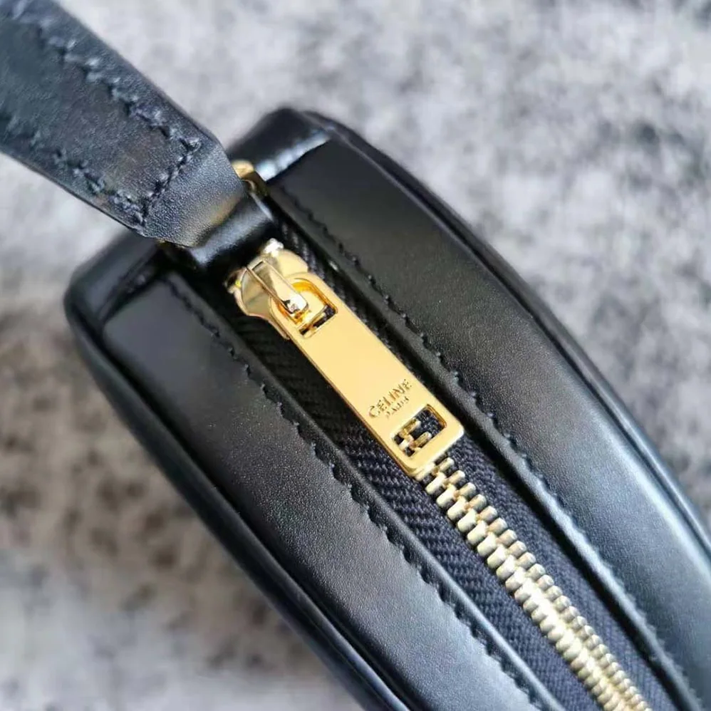 Celine Crossbody Oval Purse Cuir Triomphe in Smooth Calfskin for Women in Black