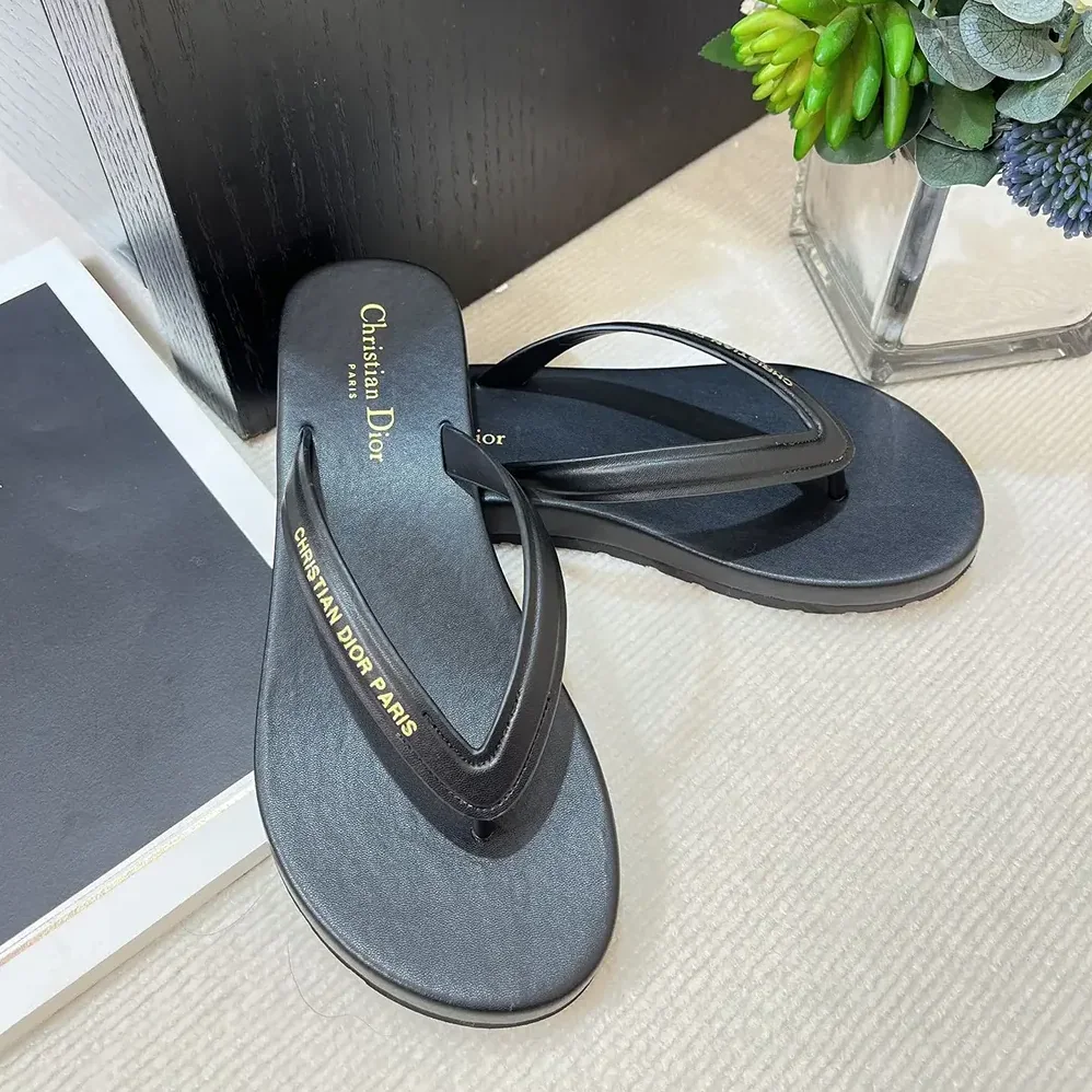 Dior Diorsea Thong Sandal Black Leather for Women in Effect Fabric Dior Diorsea Thong Sandal Black Leather for Women in Effect Fabric