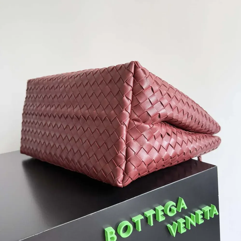 Bottega Veneta Large Andiamo in Lambskin Leather for Women in Dark Red