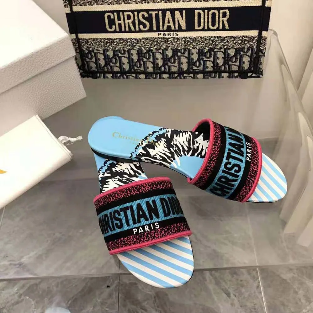 Dior Dway Slide Blue Multicolor D for Women in Jungle Pop Embroidered Cotton Dior Dway Slide Blue Multicolor D for Women in Jungle Pop Embroidered Cotton