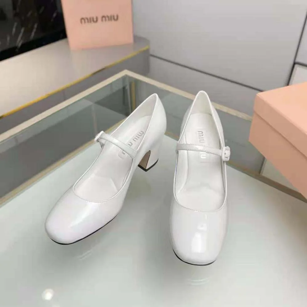 Miu Miu Patent Leather Pumps with Metal Lettering Logo for Women in White Miu Miu Patent Leather Pumps with Metal Lettering Logo for Women in White