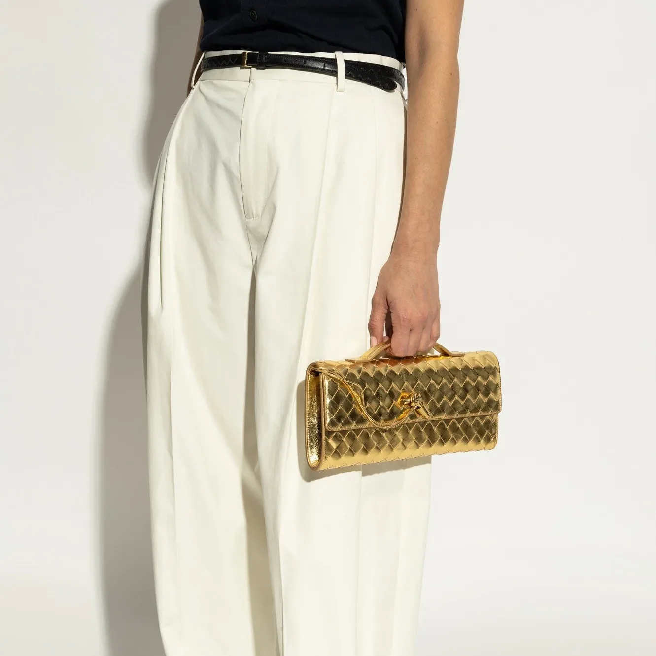 Bottega Veneta Andiamo Clutch in Gold Metallic Gold Hardware