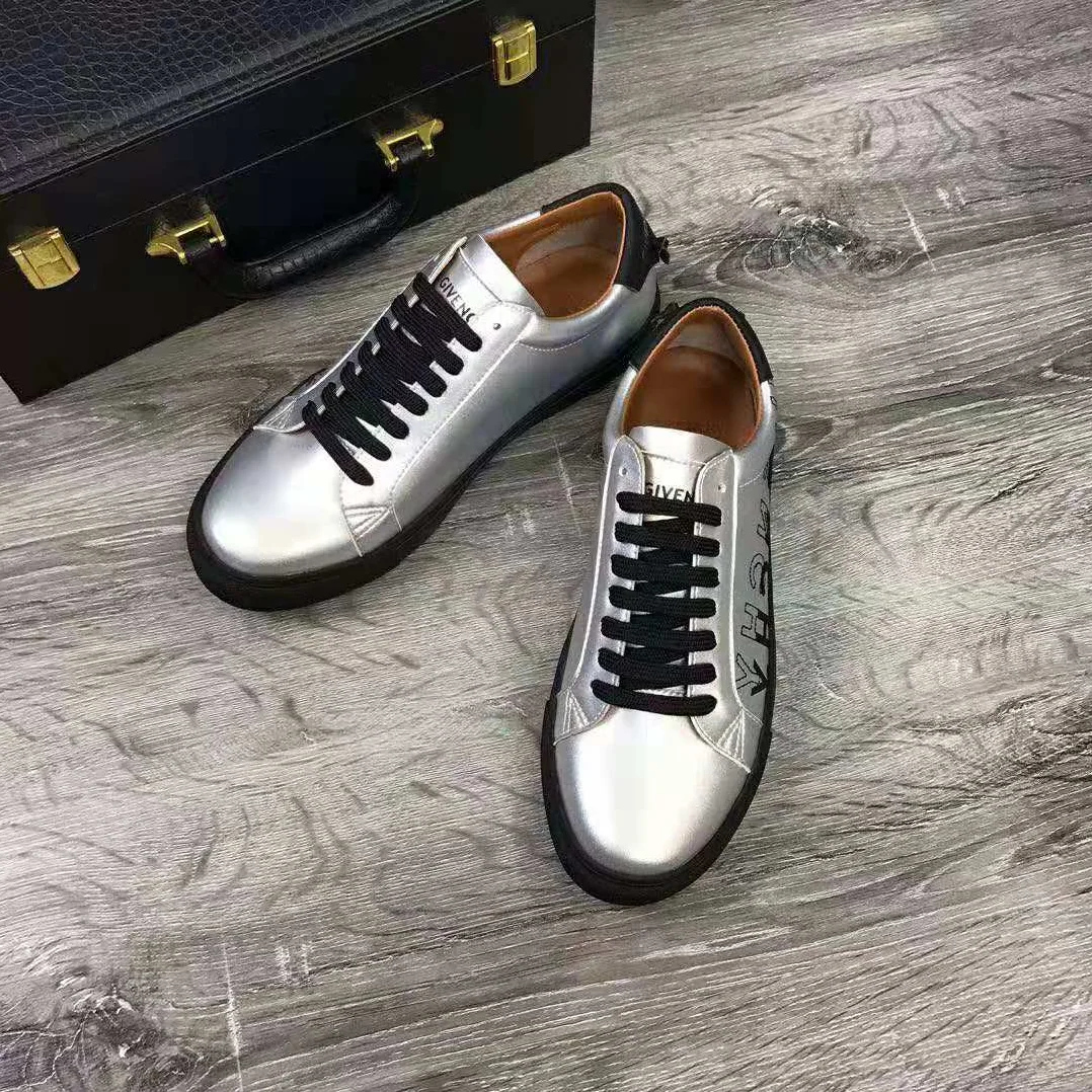 Givenchy Givenchy Shading Sneakers in Metallized Leather for Men in Silver Givenchy Givenchy Shading Sneakers in Metallized Leather for Men in Silver