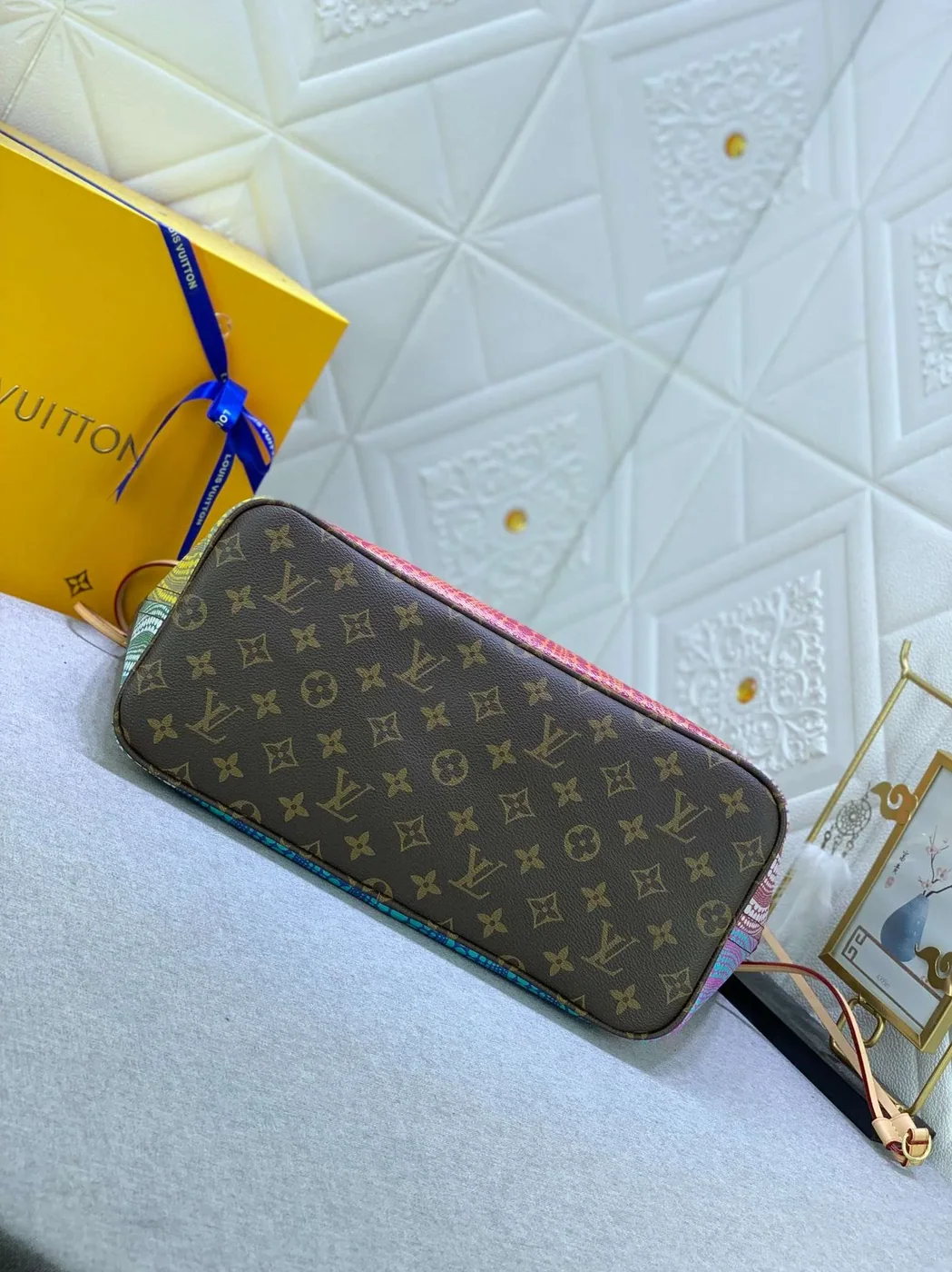 Louis Vuitton LV x YK Neverfull MM Tote Bag in Brown Monogram Gold Hardware Louis Vuitton LV x YK Neverfull MM Tote Bag in Brown Monogram Gold Hardware